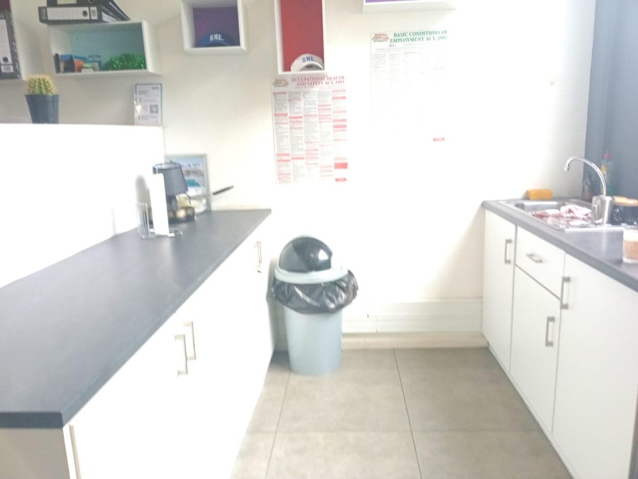 To Let Commercial Property for Rent in Woodstock Western Cape